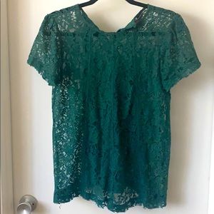 Green lace flowy t-shirt. Chelsea 28